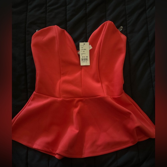 Women size medium fashion Q - Picture 1 of 4